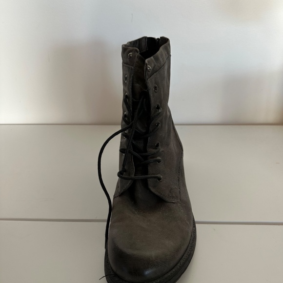 Grey Leather Combat Boots Size 41 from Browns - Picture 4 of 5